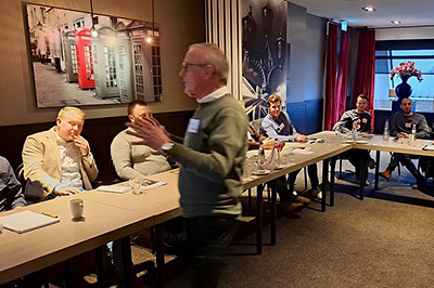 BVP-voorzitter Lieuwe Steendam heet de aanwezigen van harte welkom en vertelt een en ander over de opzet van de dag. BVP voorzitter Lieuwe Steendam