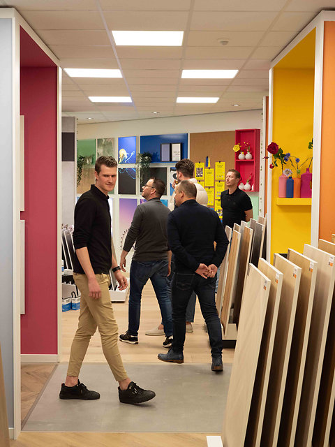 Veel sfeer en frisse kleuren in het vernieuwde Experience Center. Veel sfeer en frisse kleuren in het vernieuwde Experience Center