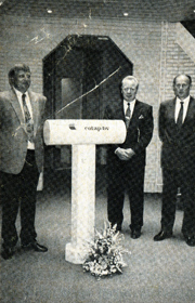 De tweede generatie Bakker. Van links: Theo, Tiem en Gerrit, bij de opening van het nieuwe kantoor in 1974. De-tweede-generatie-Bakker