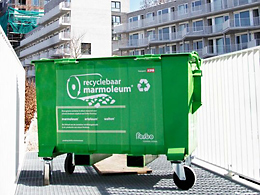 Recycle-container voor Marmoleum. Marmoleum recycle container