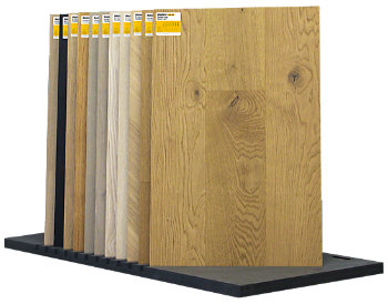 De displays van de Parky vloeren zijn voorzien van 12 stalen, schoonloopmatten en een set swatches.(Foto: INTR.) FOTO PARKY MINI DISPLAY