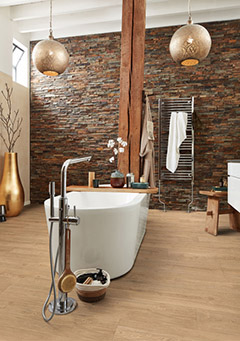 De designvloer is niet alleen gezondheidsvriendelijk, maar ook watervast en recycleerbaar. (Foto: Sandy Beach Oak 7451, houtdessin). Sandy beach oak 7451 allround DD700S
