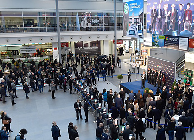Toegangspoortjes van BAU op de editie 2019.(Foto: Messe München) Toegangspoortjes van BAU