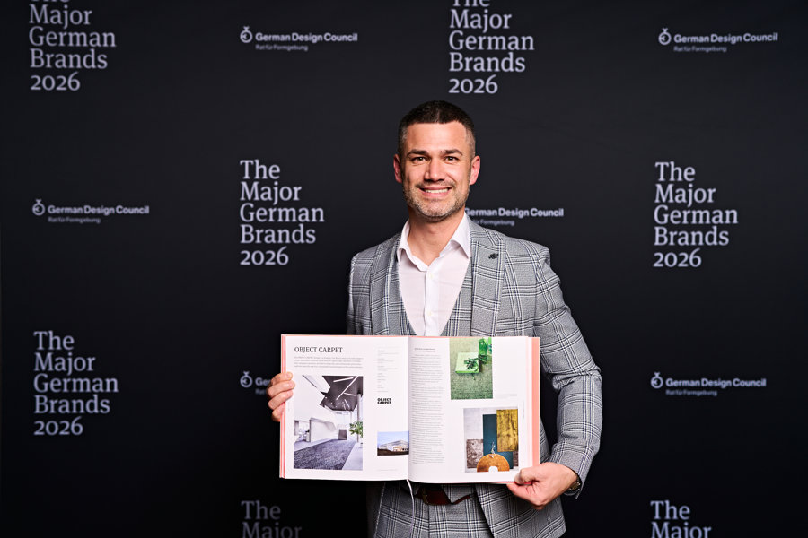 Martin Böhringer Head of Hospitality International mocht de award namens Object Carpet in ontvangst nemen