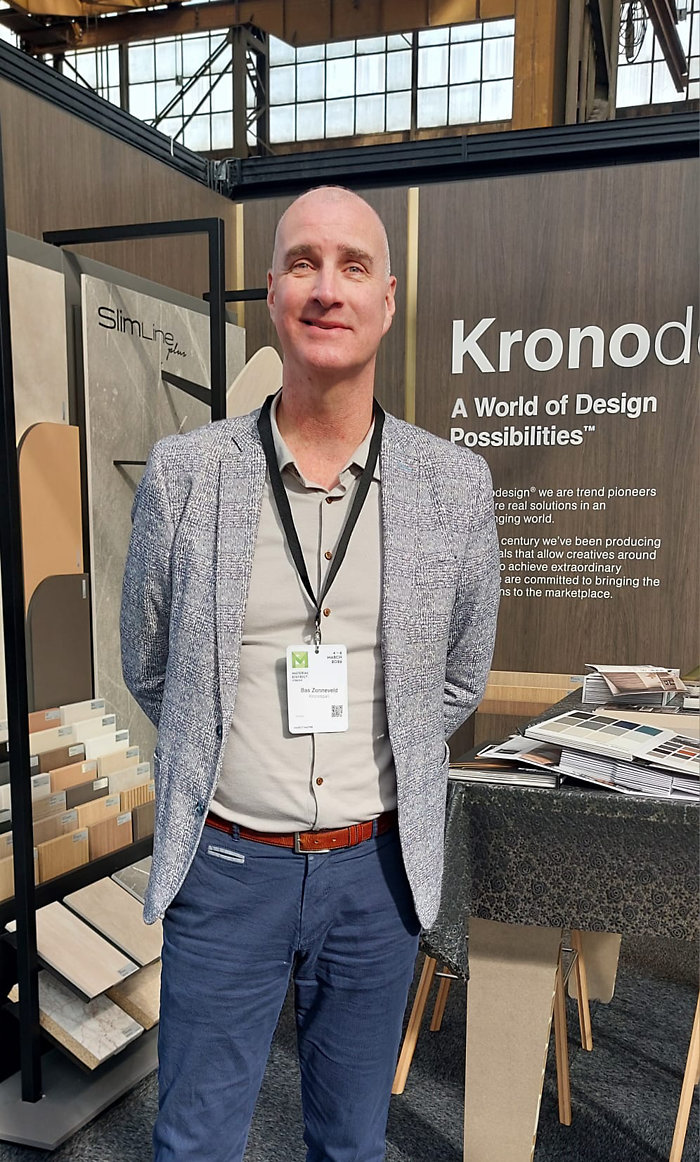 Bas Zonneveld presenteert houten panelen van Kronospan